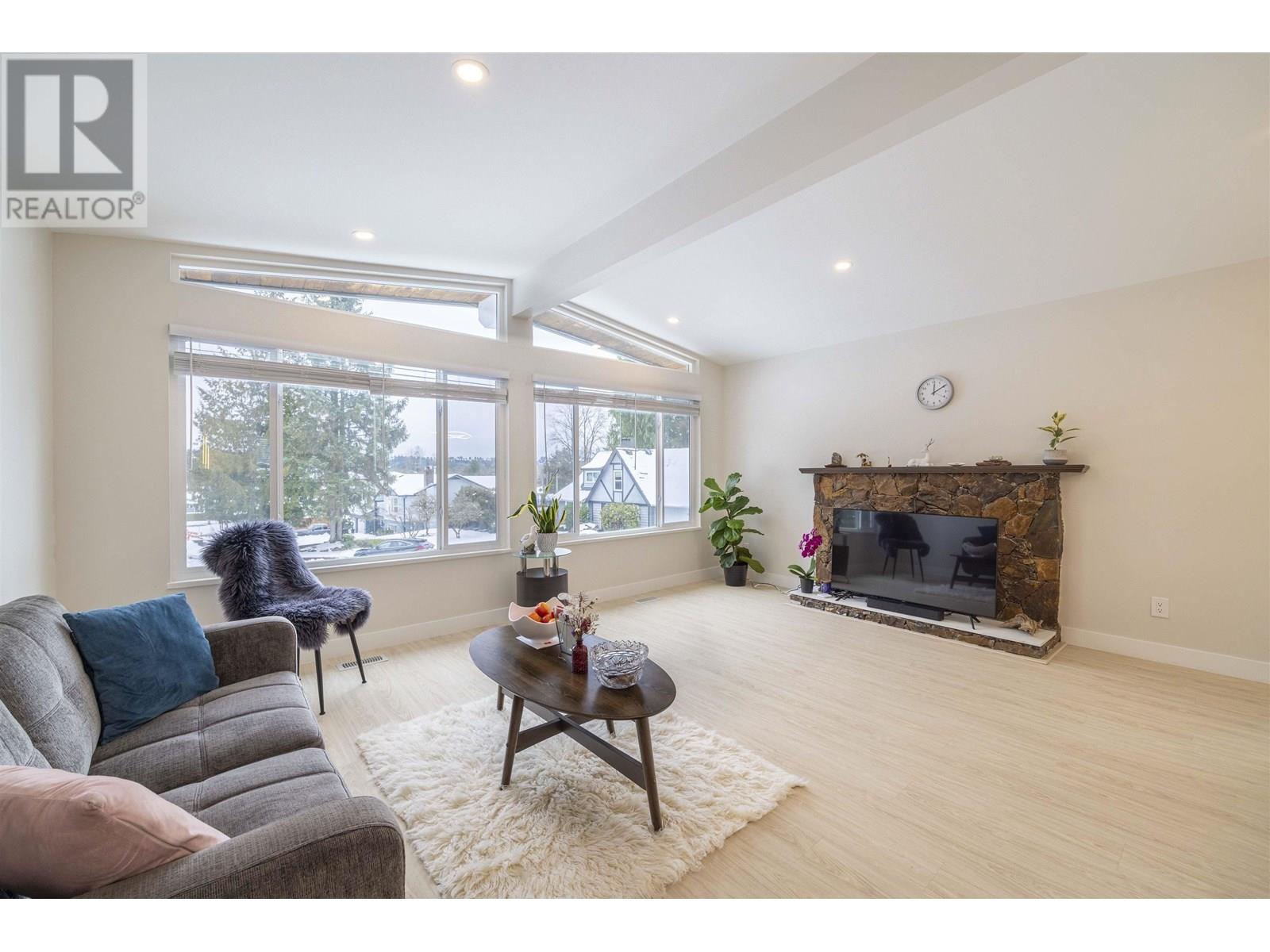 3345 Cardinal Drive, Burnaby, British Columbia  V5A 2T7 - Photo 4 - R3014690