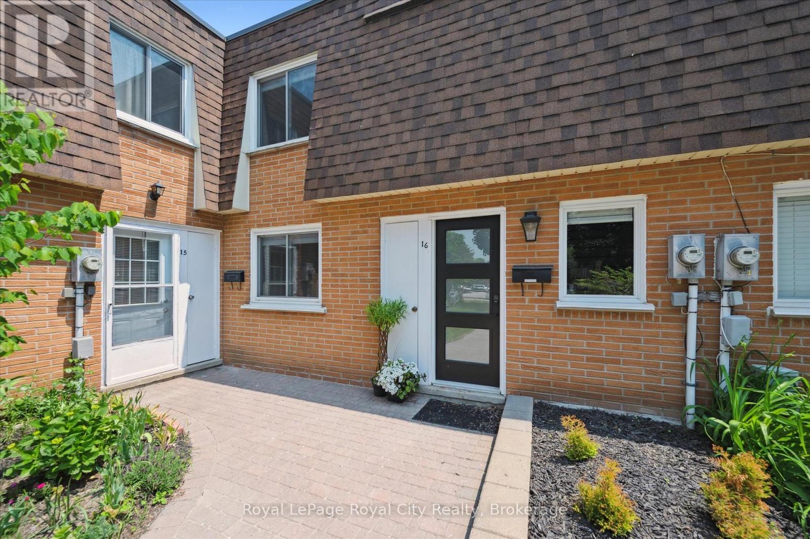 16 - 120 COUNTRY CLUB DRIVE W, Guelph, Ontario