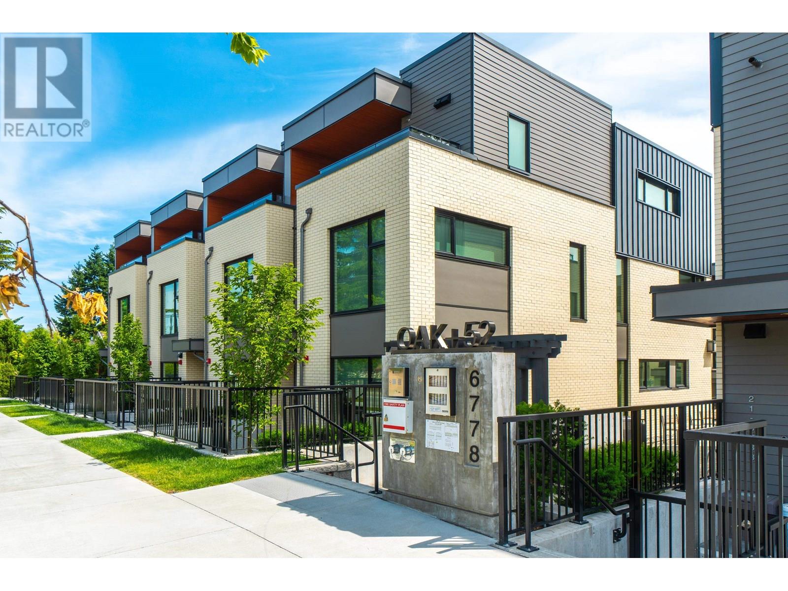12 6778 Oak Street, Vancouver, British Columbia  V6P 0L2 - Photo 1 - R3014903