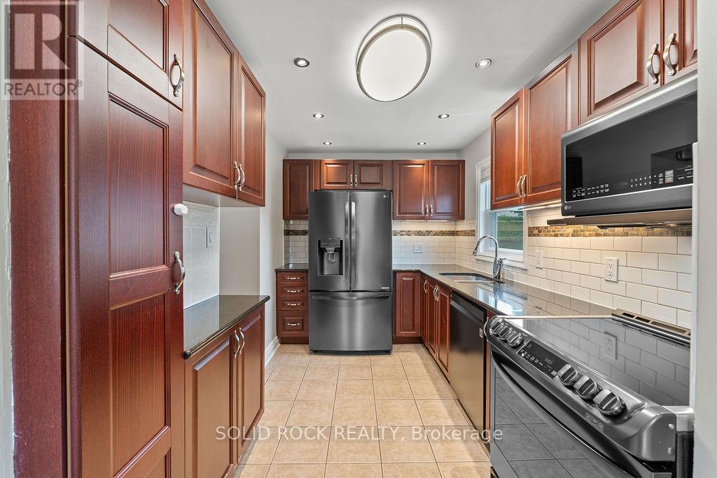 33 Benlark Road, Ottawa, Ontario  K2J 2L5 - Photo 19 - X12216904