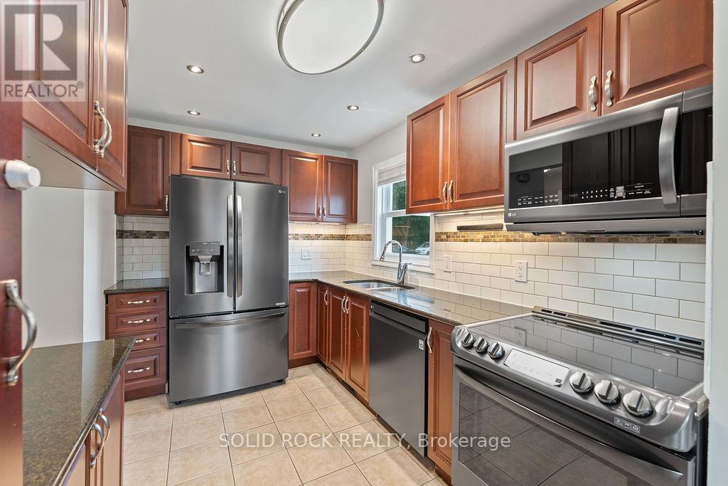 33 Benlark Road, Ottawa, Ontario  K2J 2L5 - Photo 20 - X12216904