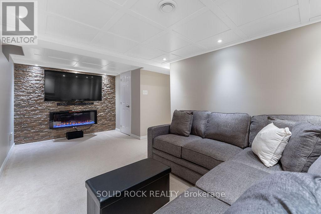 33 Benlark Road, Ottawa, Ontario  K2J 2L5 - Photo 38 - X12216904