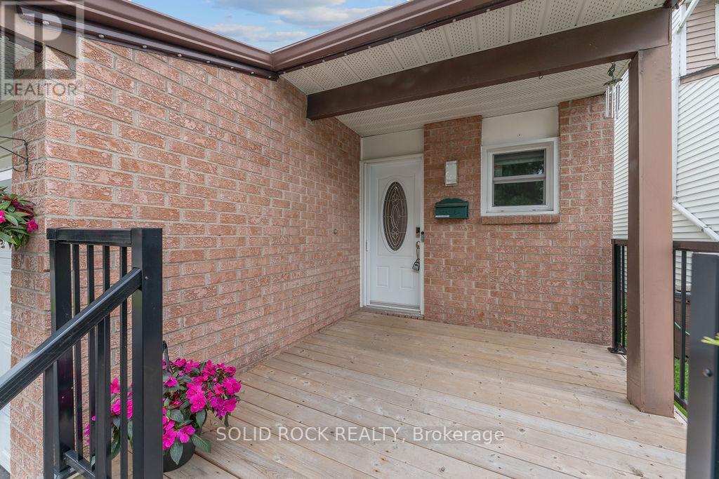 33 Benlark Road, Ottawa, Ontario  K2J 2L5 - Photo 5 - X12216904