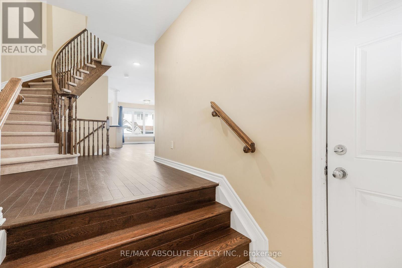 663 Lakeridge Drive, Ottawa, Ontario  K4A 0J8 - Photo 3 - X12216926