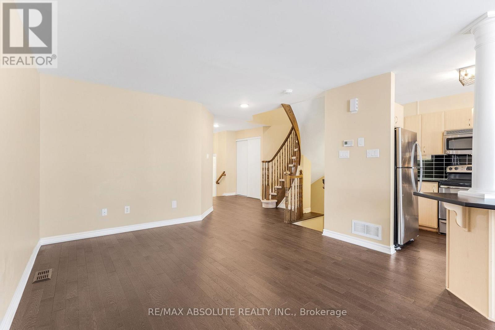 663 Lakeridge Drive, Ottawa, Ontario  K4A 0J8 - Photo 7 - X12216926