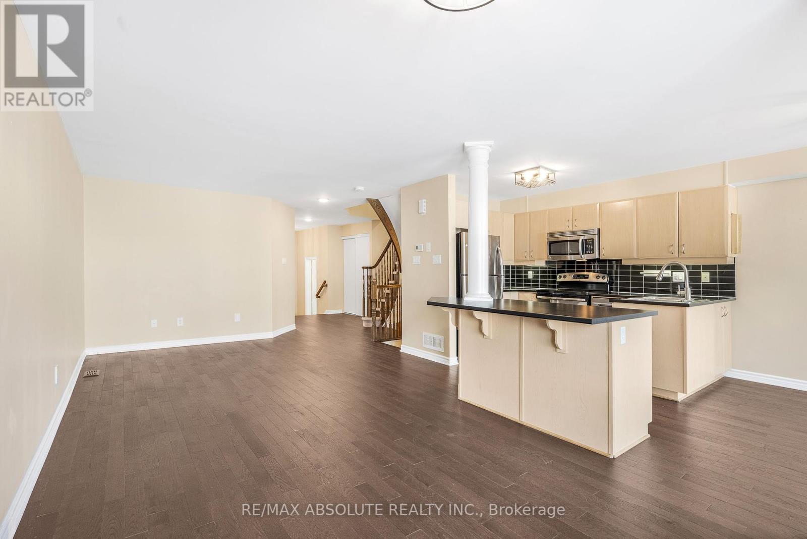 663 Lakeridge Drive, Ottawa, Ontario  K4A 0J8 - Photo 8 - X12216926