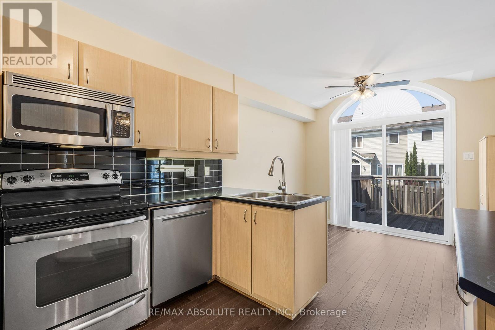 663 Lakeridge Drive, Ottawa, Ontario  K4A 0J8 - Photo 9 - X12216926