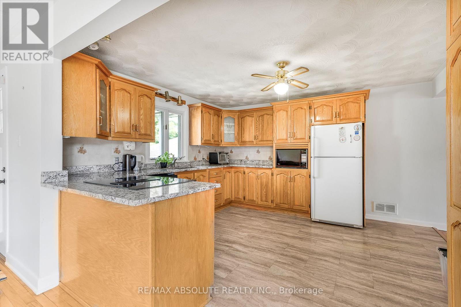 352 Lacasse Avenue, Ottawa, Ontario  K1L 7A9 - Photo 10 - X12216954