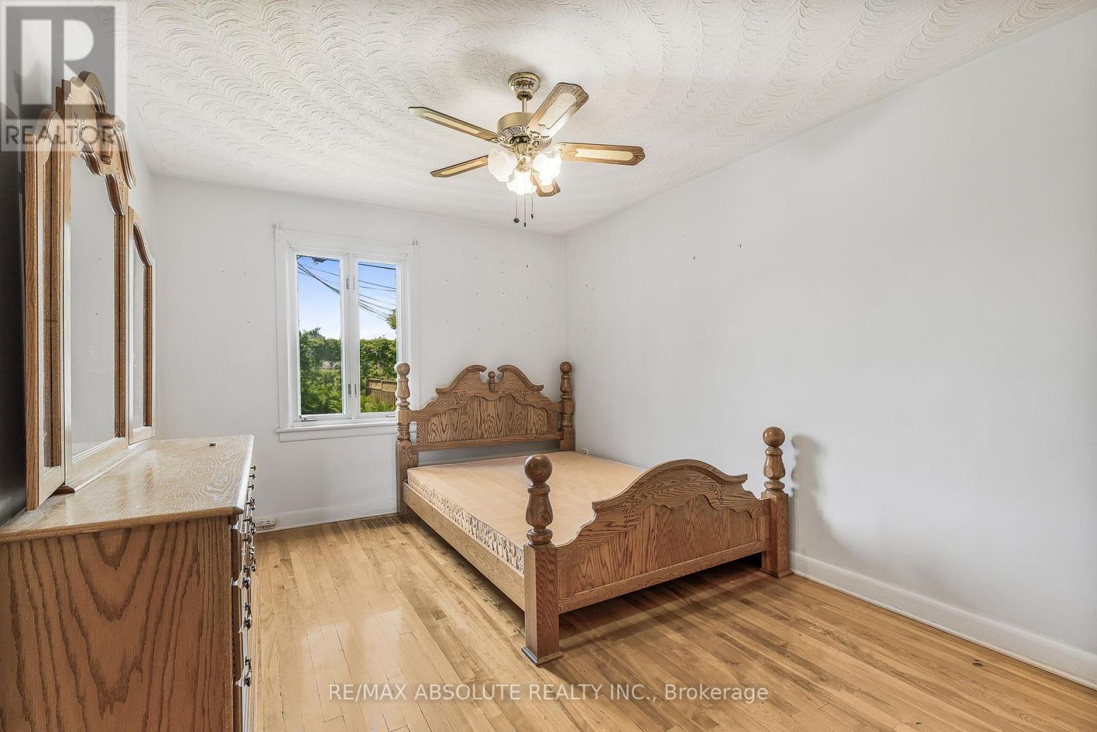 352 Lacasse Avenue, Ottawa, Ontario  K1L 7A9 - Photo 13 - X12216954
