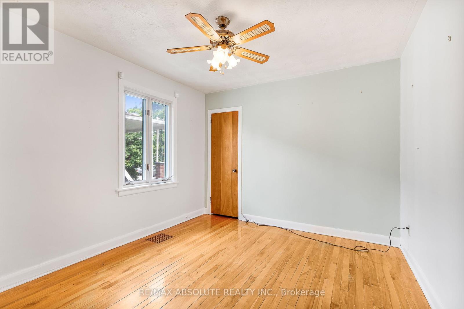352 Lacasse Avenue, Ottawa, Ontario  K1L 7A9 - Photo 14 - X12216954