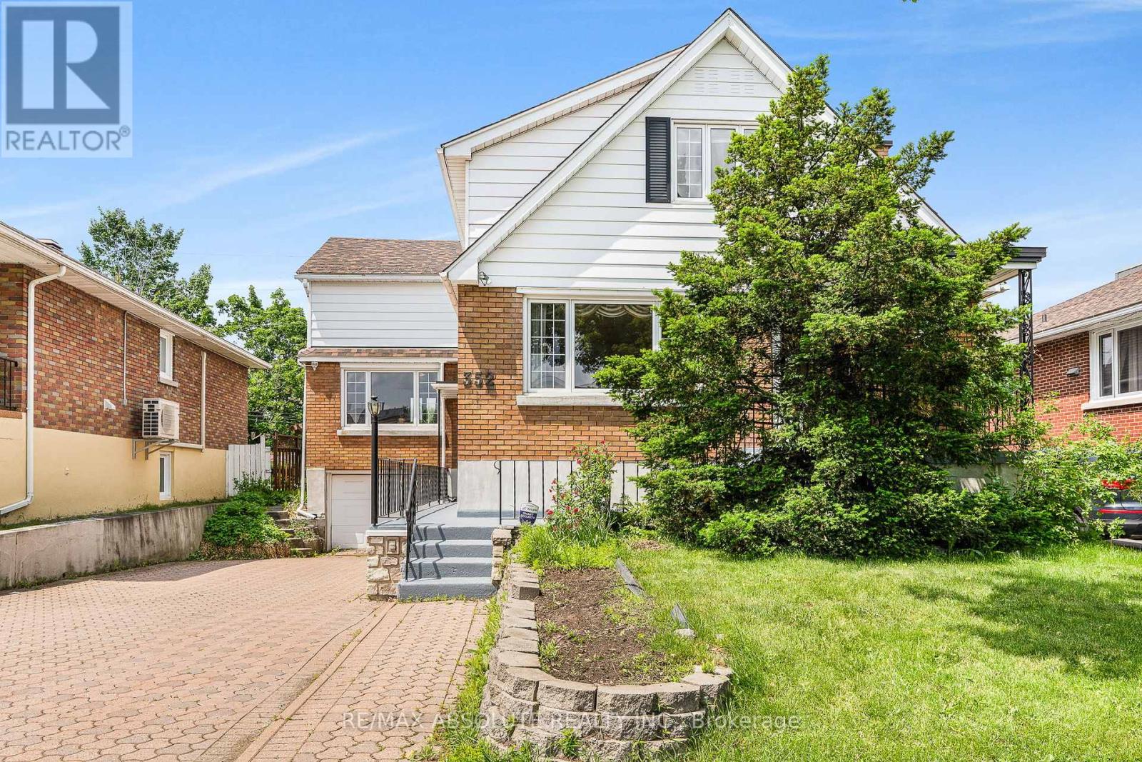 352 Lacasse Avenue, Ottawa, Ontario  K1L 7A9 - Photo 2 - X12216954
