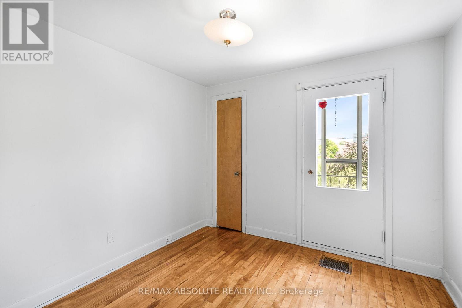 352 Lacasse Avenue, Ottawa, Ontario  K1L 7A9 - Photo 20 - X12216954
