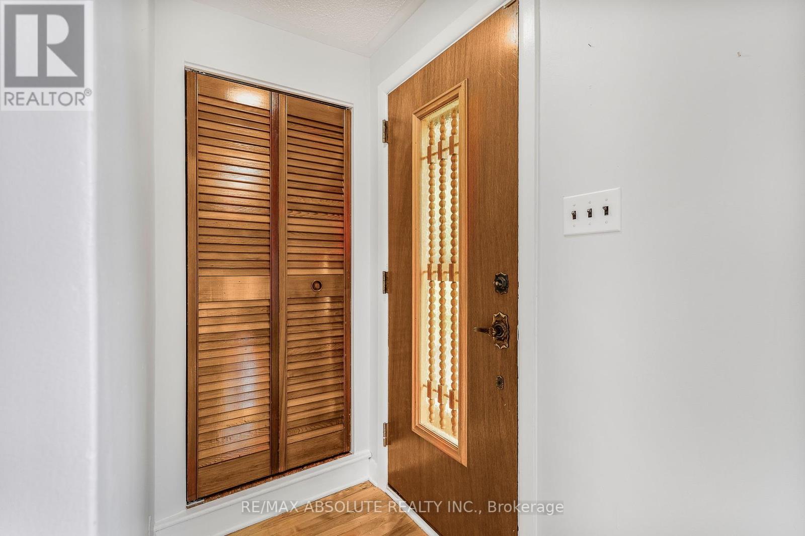 352 Lacasse Avenue, Ottawa, Ontario  K1L 7A9 - Photo 4 - X12216954