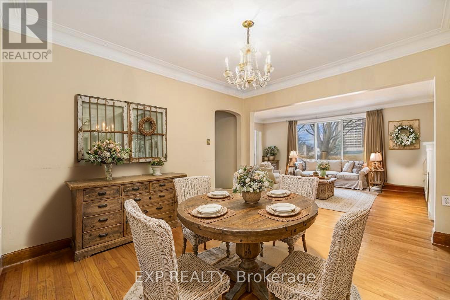 612 Byron Avenue, Ottawa, Ontario  K2A 0E5 - Photo 6 - X12216977