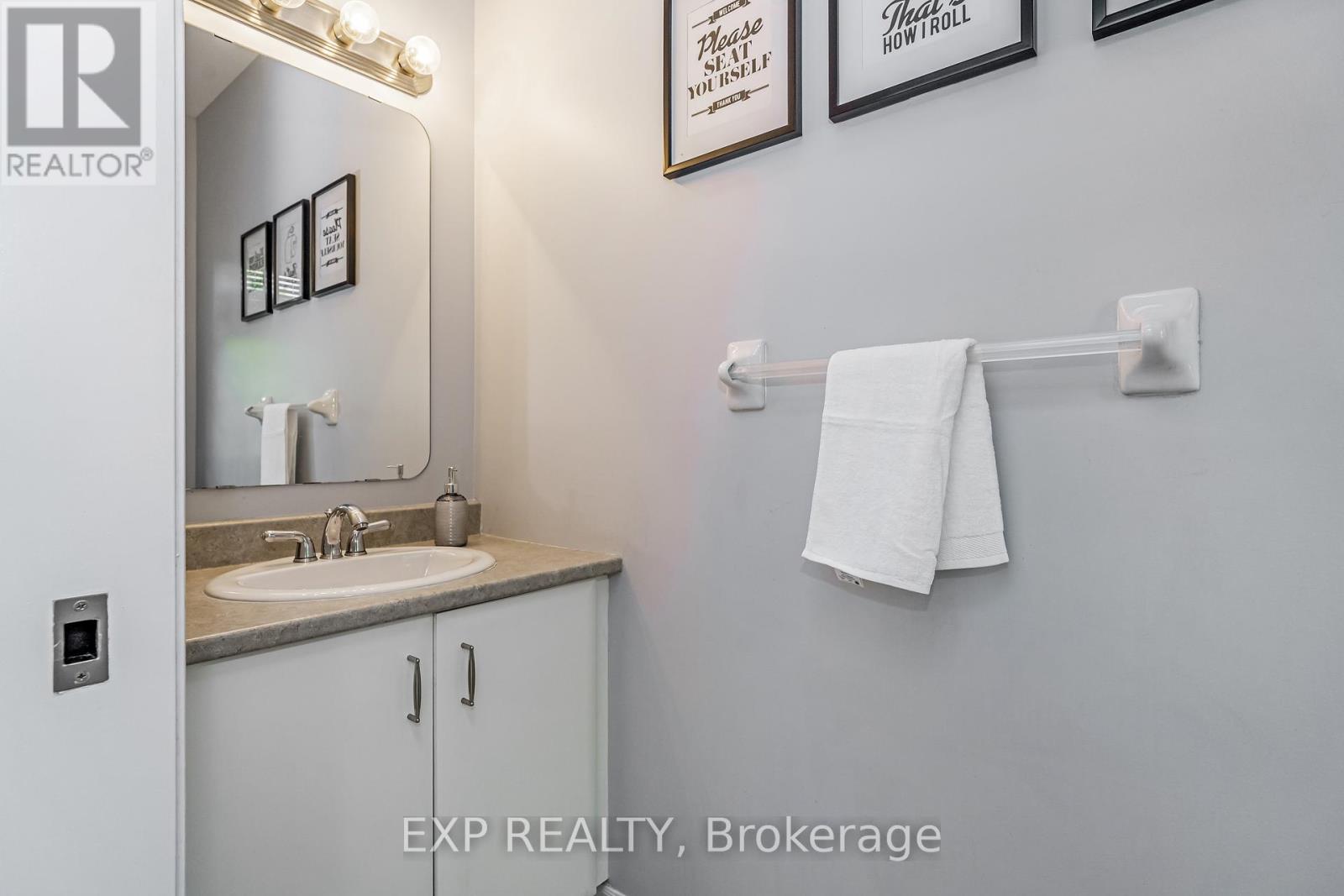 416 Foxhall Way, Ottawa, Ontario  K2M 0G1 - Photo 4 - X12217020