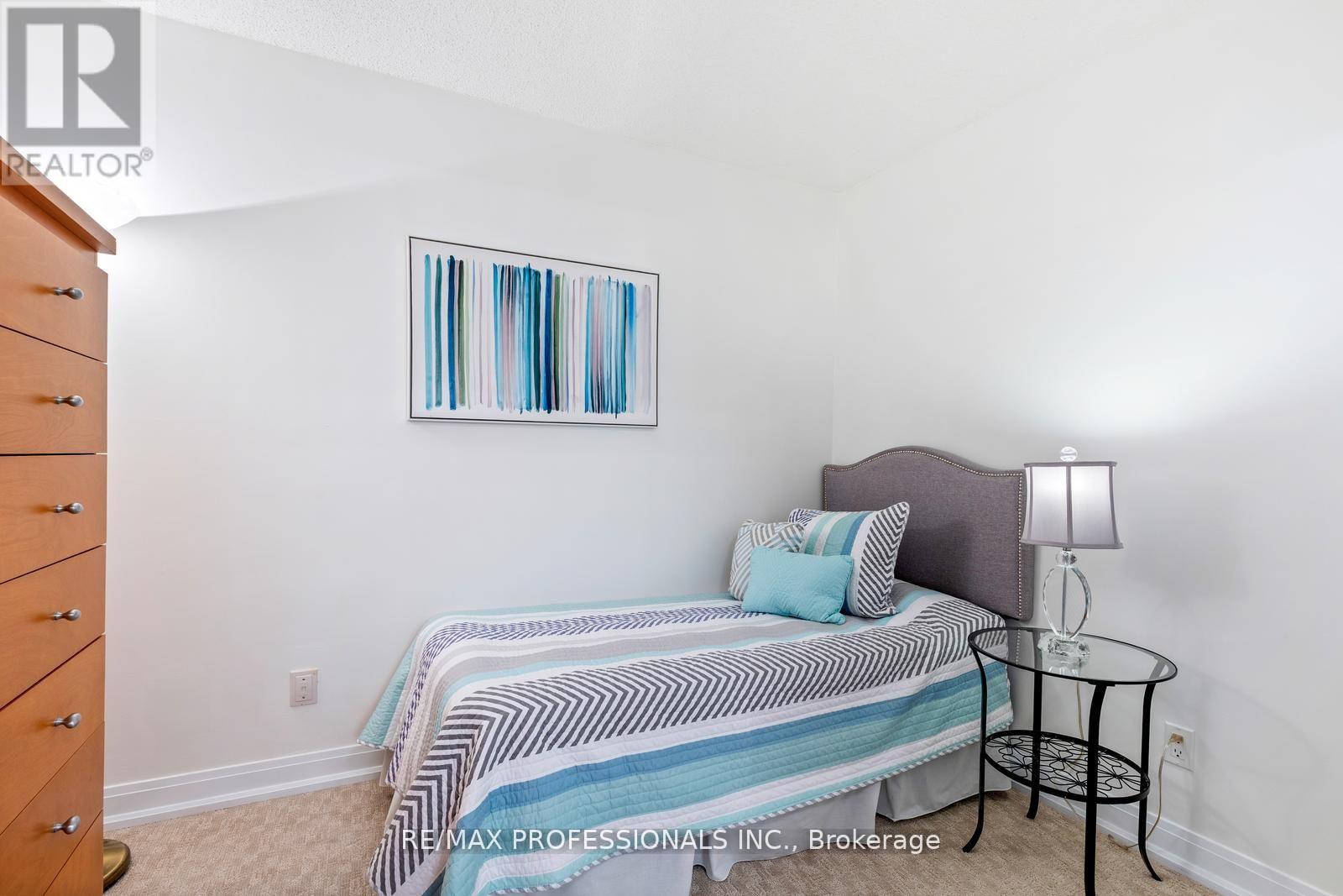 517 - 410 Queens Quay W, Toronto, Ontario  M5V 3T1 - Photo 24 - C12081245