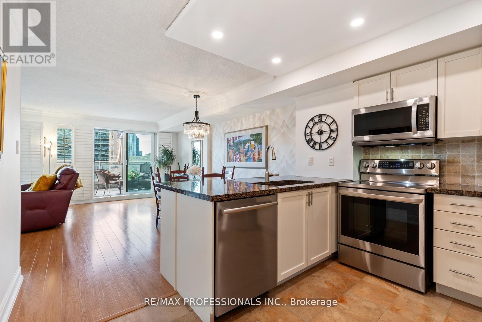 517 - 410 Queens Quay W, Toronto, Ontario  M5V 3T1 - Photo 15 - C12081245