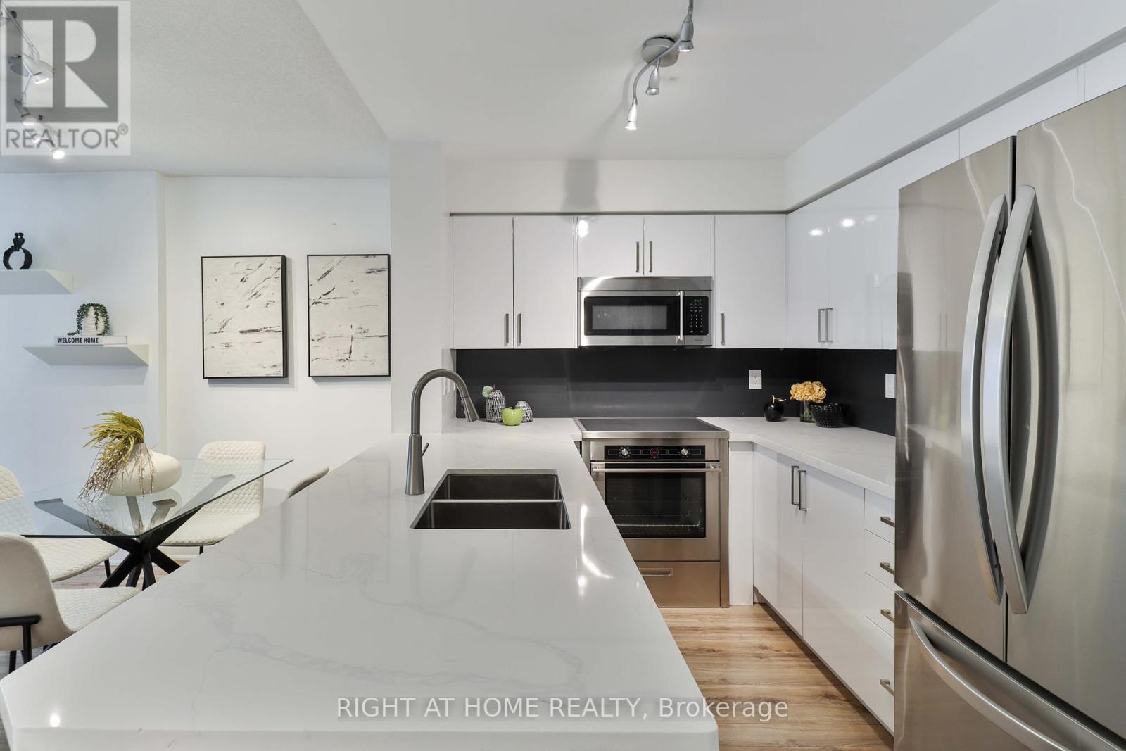 308 - 330 ADELAIDE STREET E, Toronto, Ontario