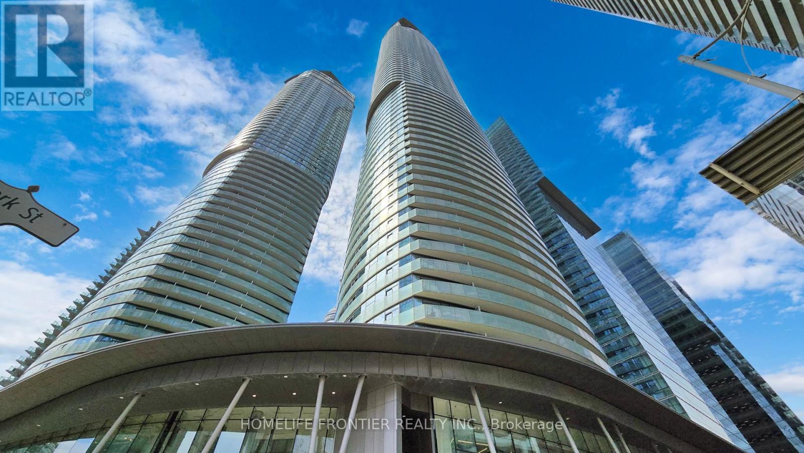 411 - 12 York Street, Toronto (Waterfront Communities), Ontario  M5J 2Z2 - Photo 1 - C12216652