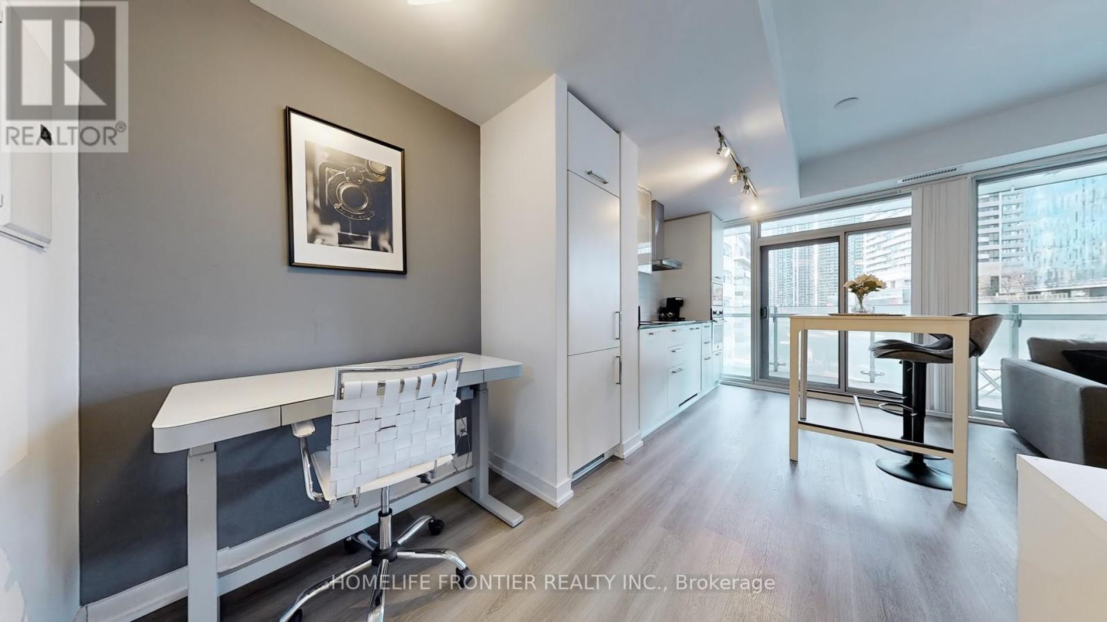 411 - 12 York Street, Toronto (Waterfront Communities), Ontario  M5J 2Z2 - Photo 5 - C12216652