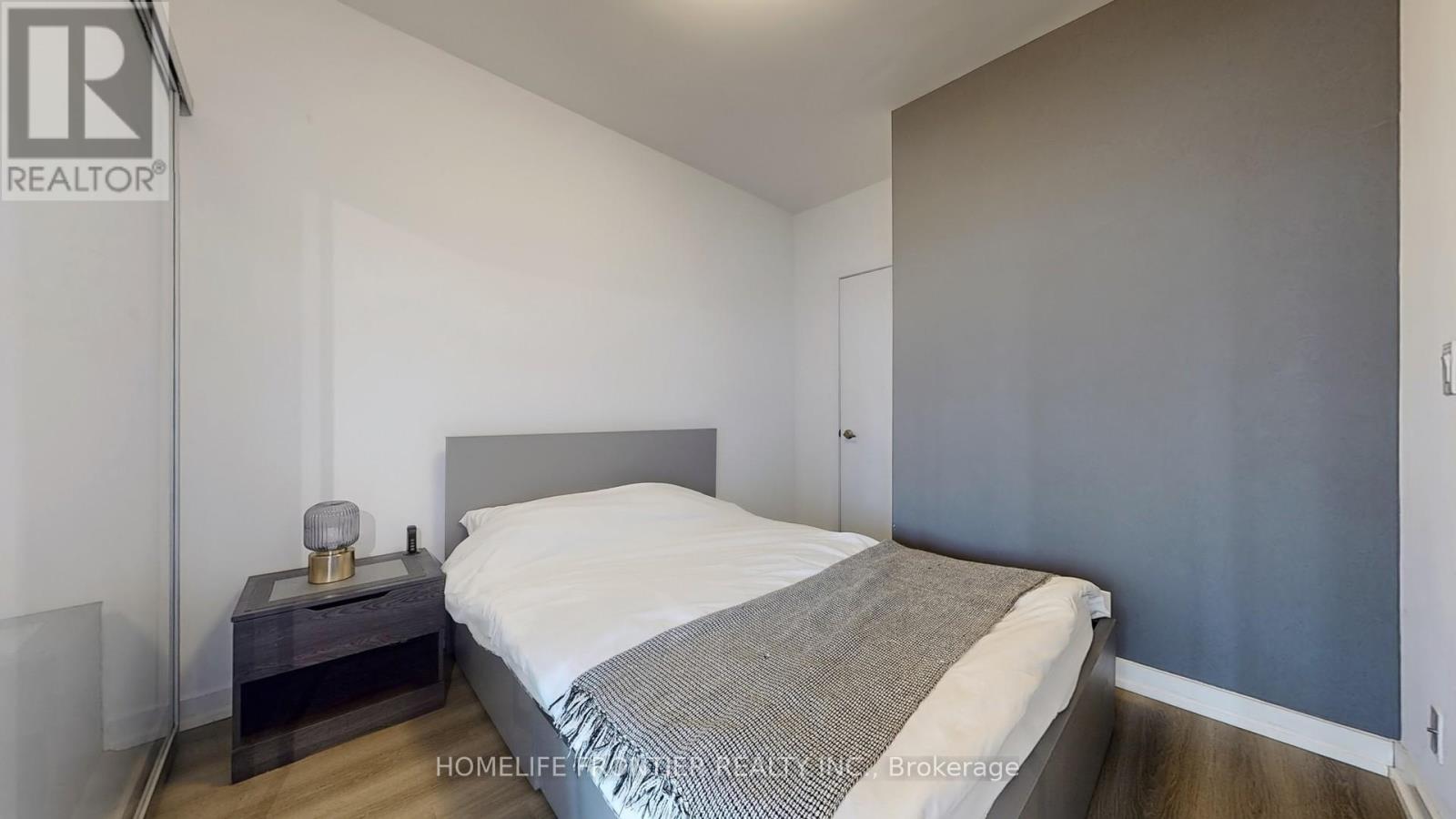 411 - 12 York Street, Toronto (Waterfront Communities), Ontario  M5J 2Z2 - Photo 9 - C12216652