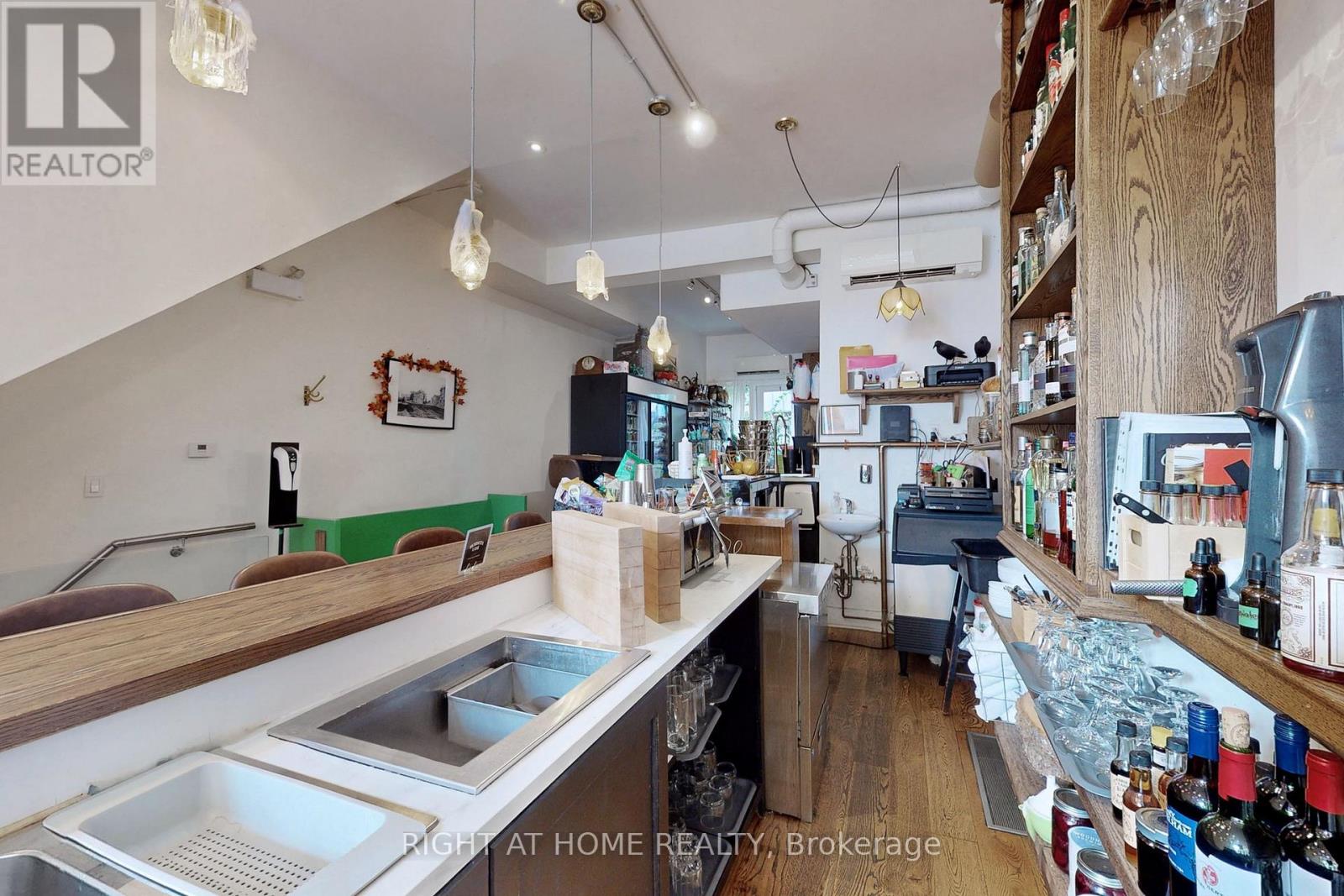 394 King Street E, Toronto (Moss Park), Ontario  M5A 1K9 - Photo 11 - C12216686