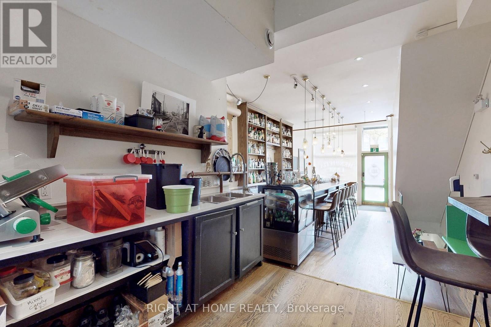 394 King Street E, Toronto (Moss Park), Ontario  M5A 1K9 - Photo 13 - C12216686