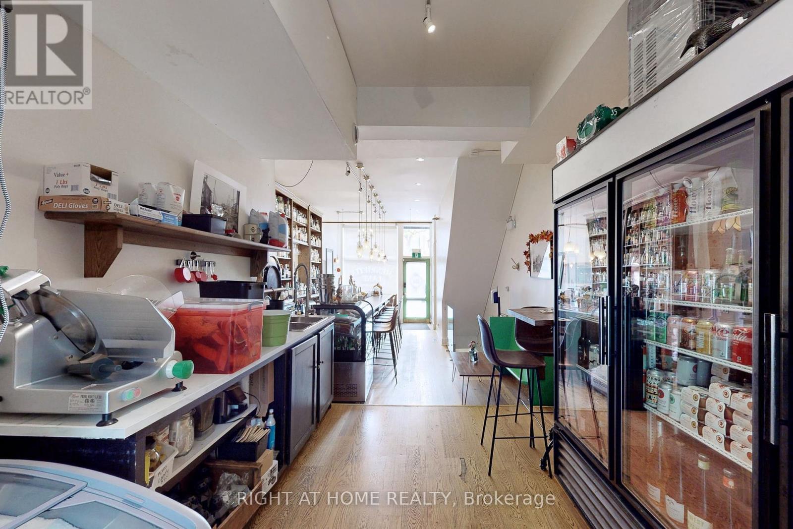394 King Street E, Toronto (Moss Park), Ontario  M5A 1K9 - Photo 14 - C12216686