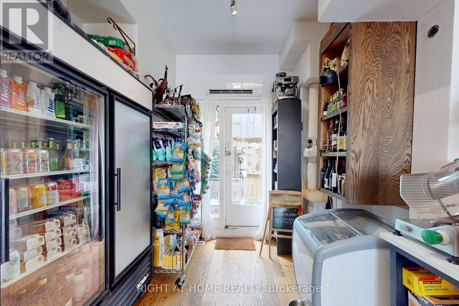 394 King Street E, Toronto (Moss Park), Ontario  M5A 1K9 - Photo 15 - C12216686