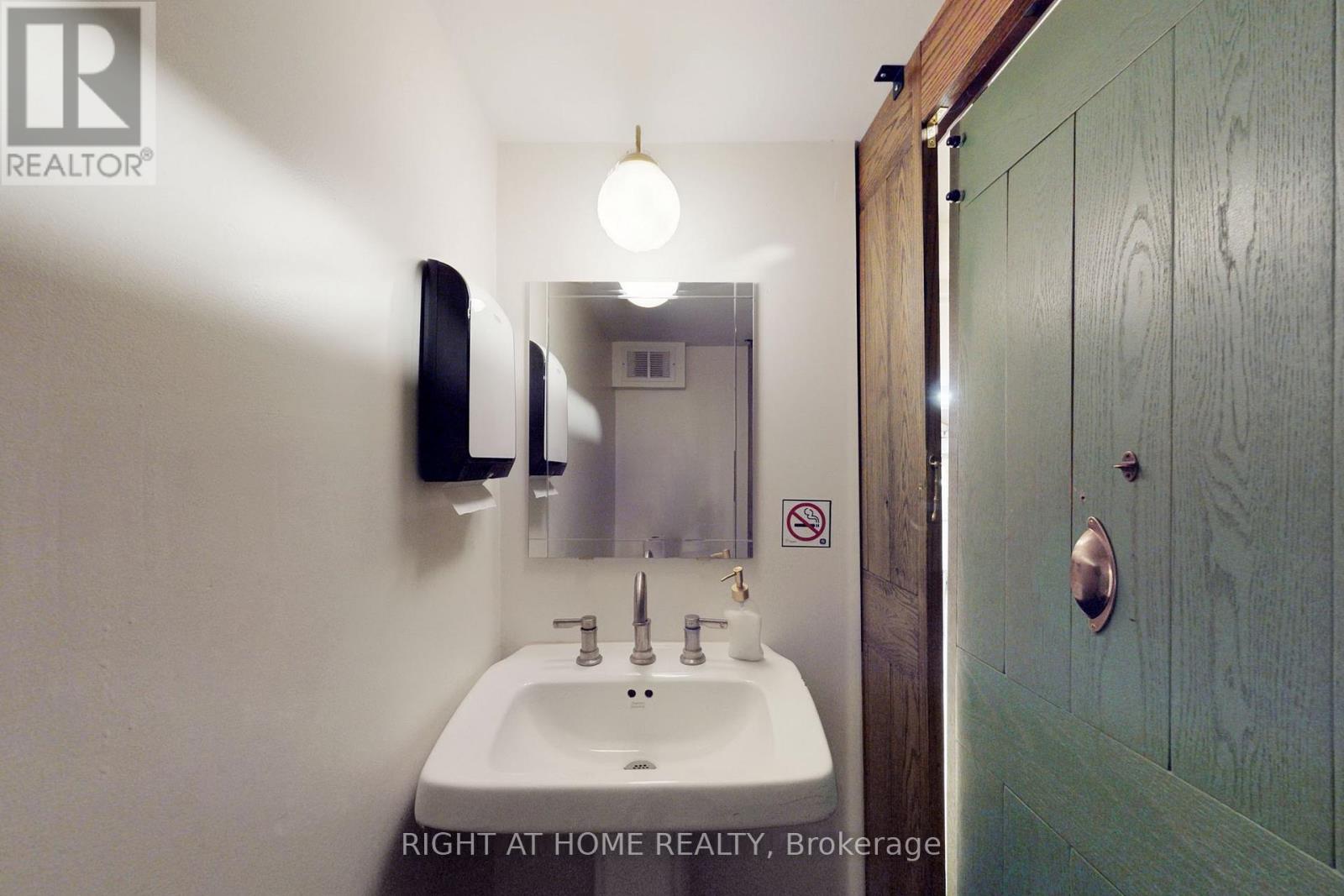 394 King Street E, Toronto (Moss Park), Ontario  M5A 1K9 - Photo 24 - C12216686