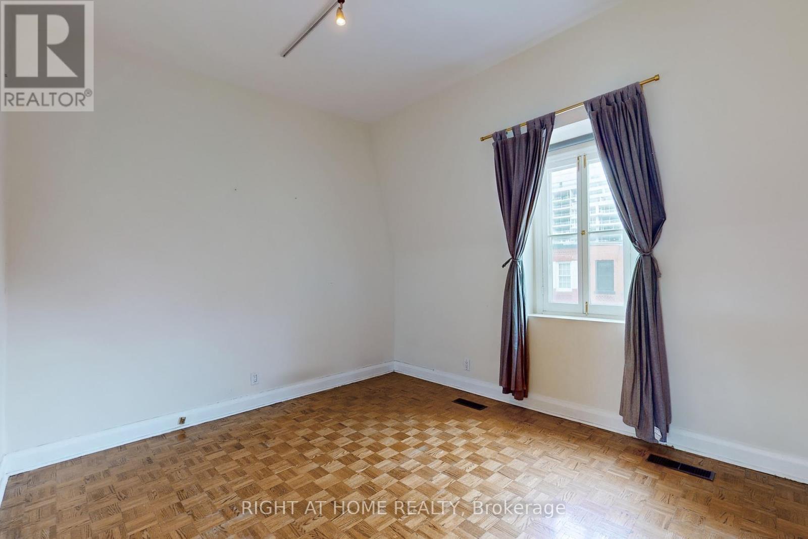 394 King Street E, Toronto (Moss Park), Ontario  M5A 1K9 - Photo 38 - C12216686