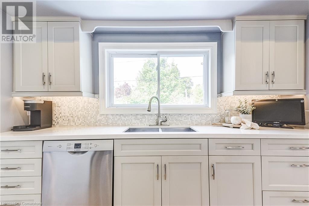 5203 Broughton Crescent, Burlington, Ontario  L7L 3C1 - Photo 12 - 40739900