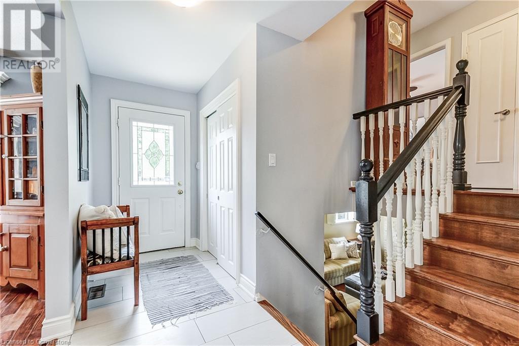 5203 Broughton Crescent, Burlington, Ontario  L7L 3C1 - Photo 4 - 40739900