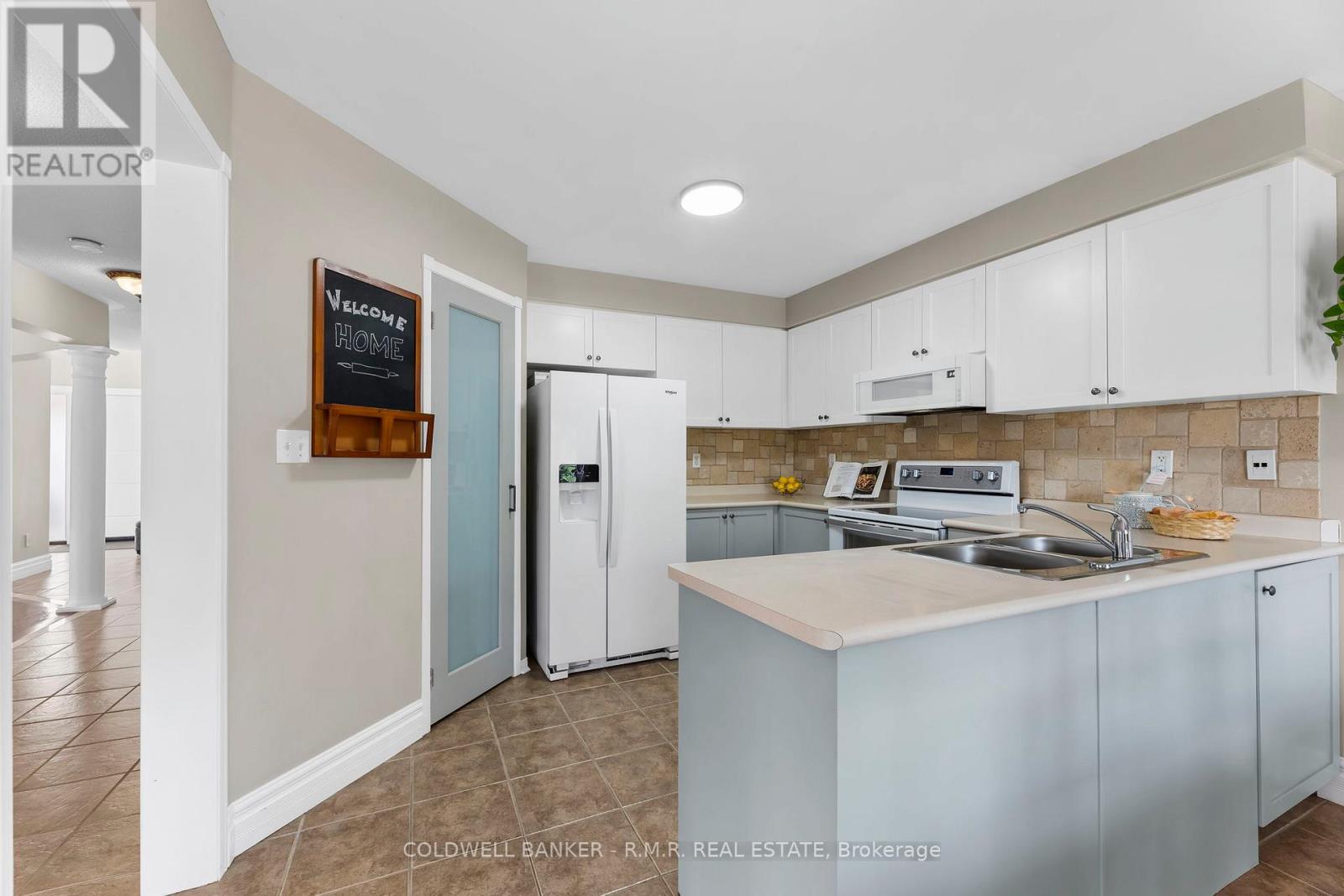 1151 Ashgrove Crescent, Oshawa (Pinecrest), Ontario  L1K 2X7 - Photo 4 - E12216838