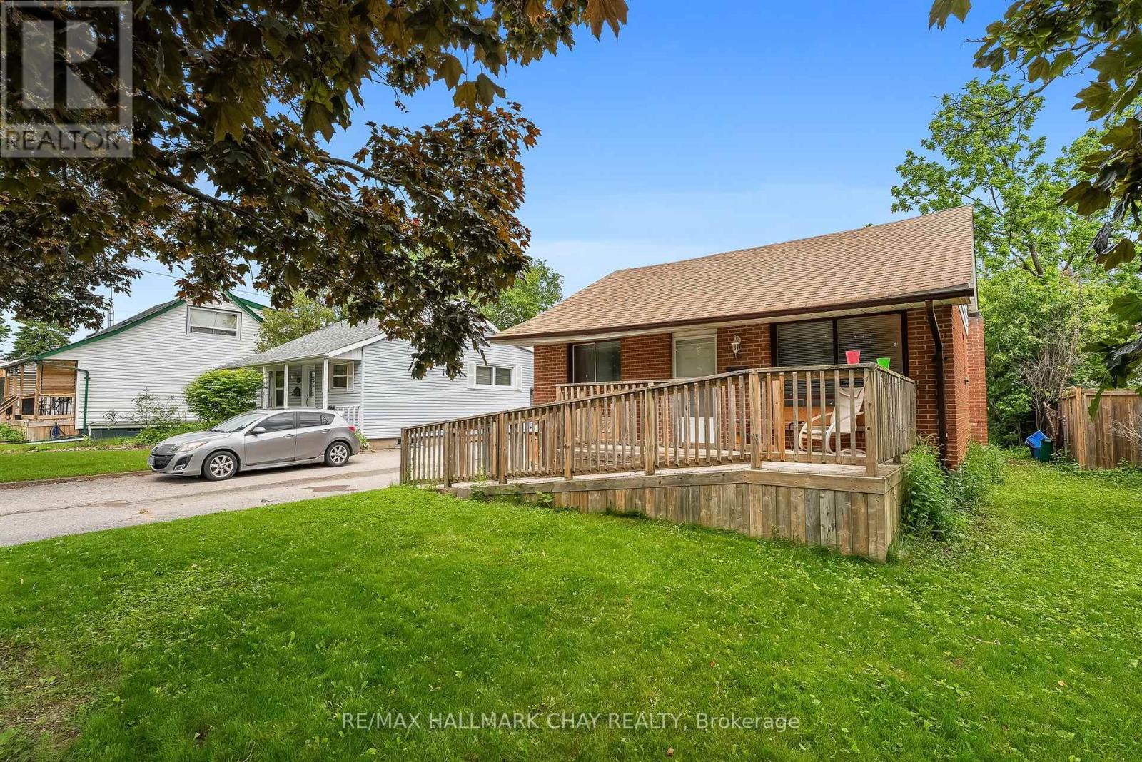 16 Elgin Street, Ajax (Central), Ontario  L1S 1X1 - Photo 2 - E12216875