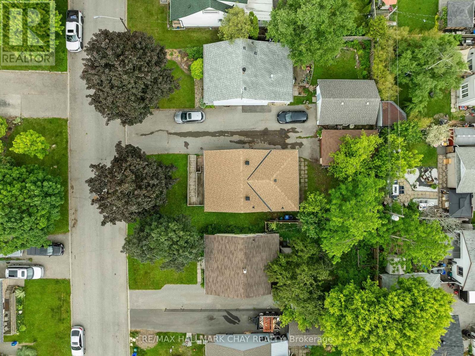 16 Elgin Street, Ajax (Central), Ontario  L1S 1X1 - Photo 4 - E12216875