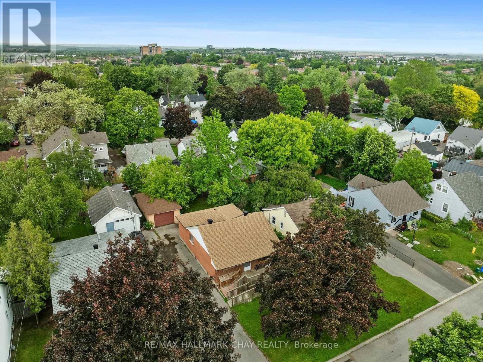 16 Elgin Street, Ajax (Central), Ontario  L1S 1X1 - Photo 5 - E12216875