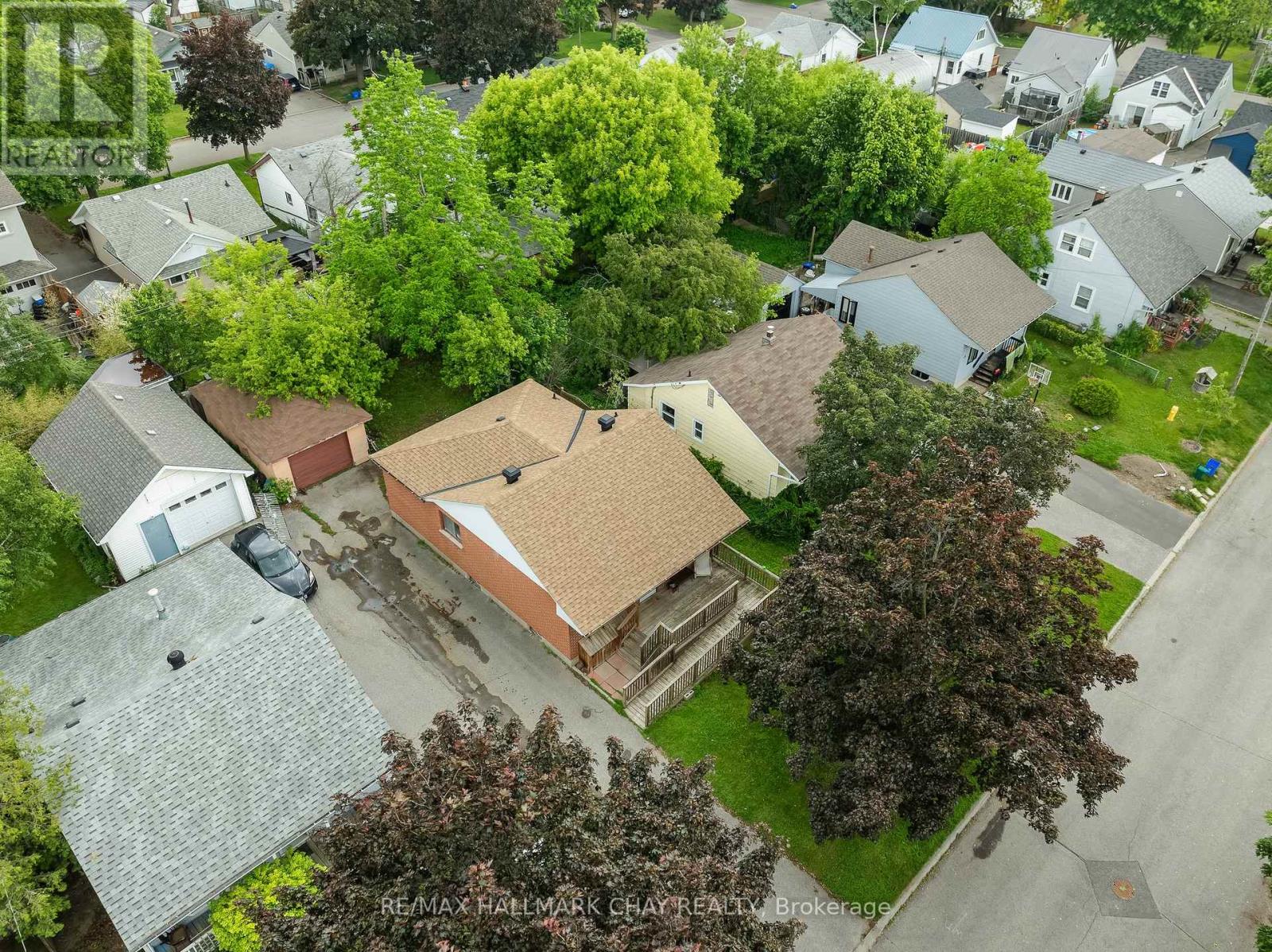 16 Elgin Street, Ajax (Central), Ontario  L1S 1X1 - Photo 6 - E12216875