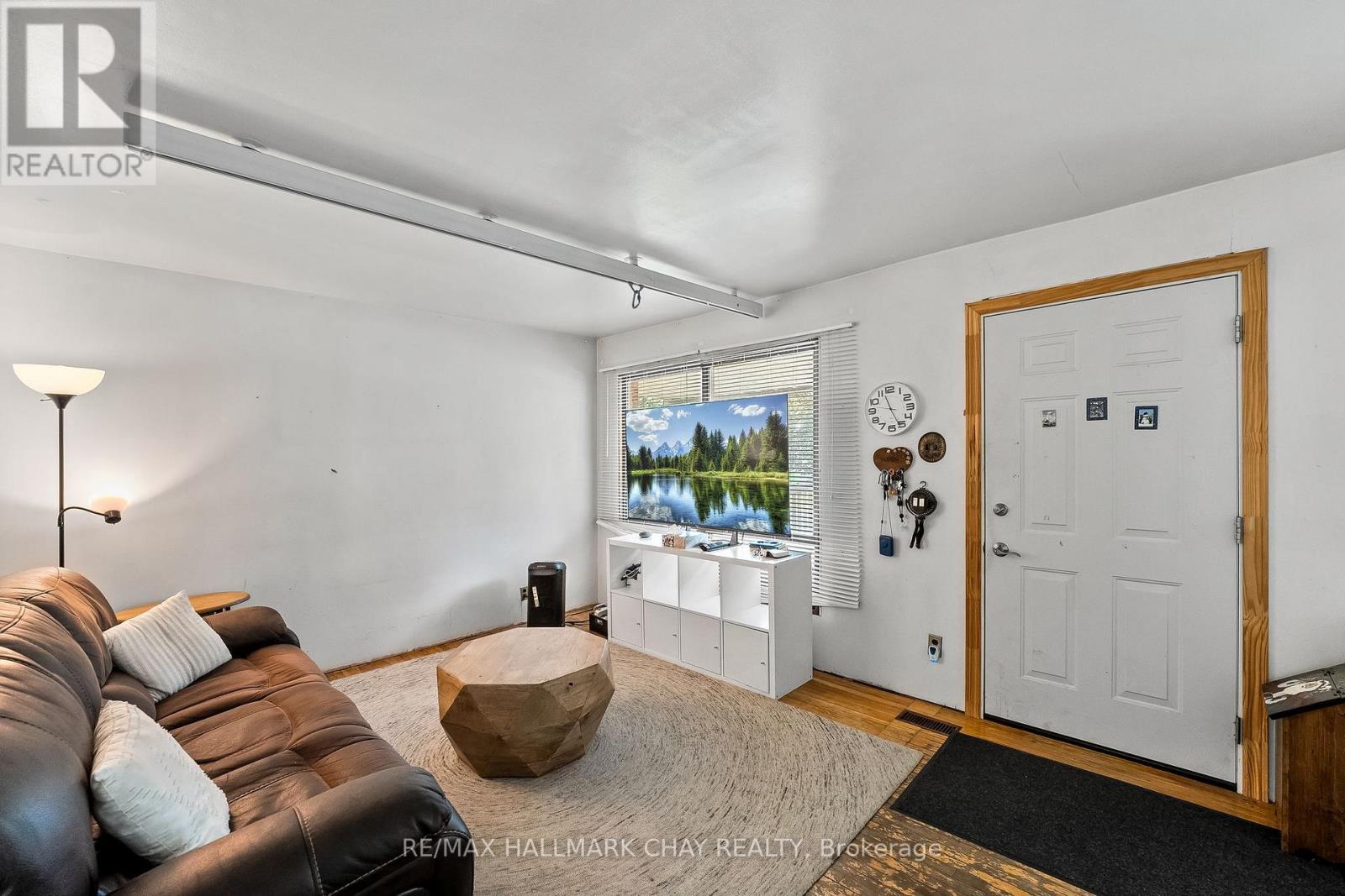 16 Elgin Street, Ajax (Central), Ontario  L1S 1X1 - Photo 8 - E12216875