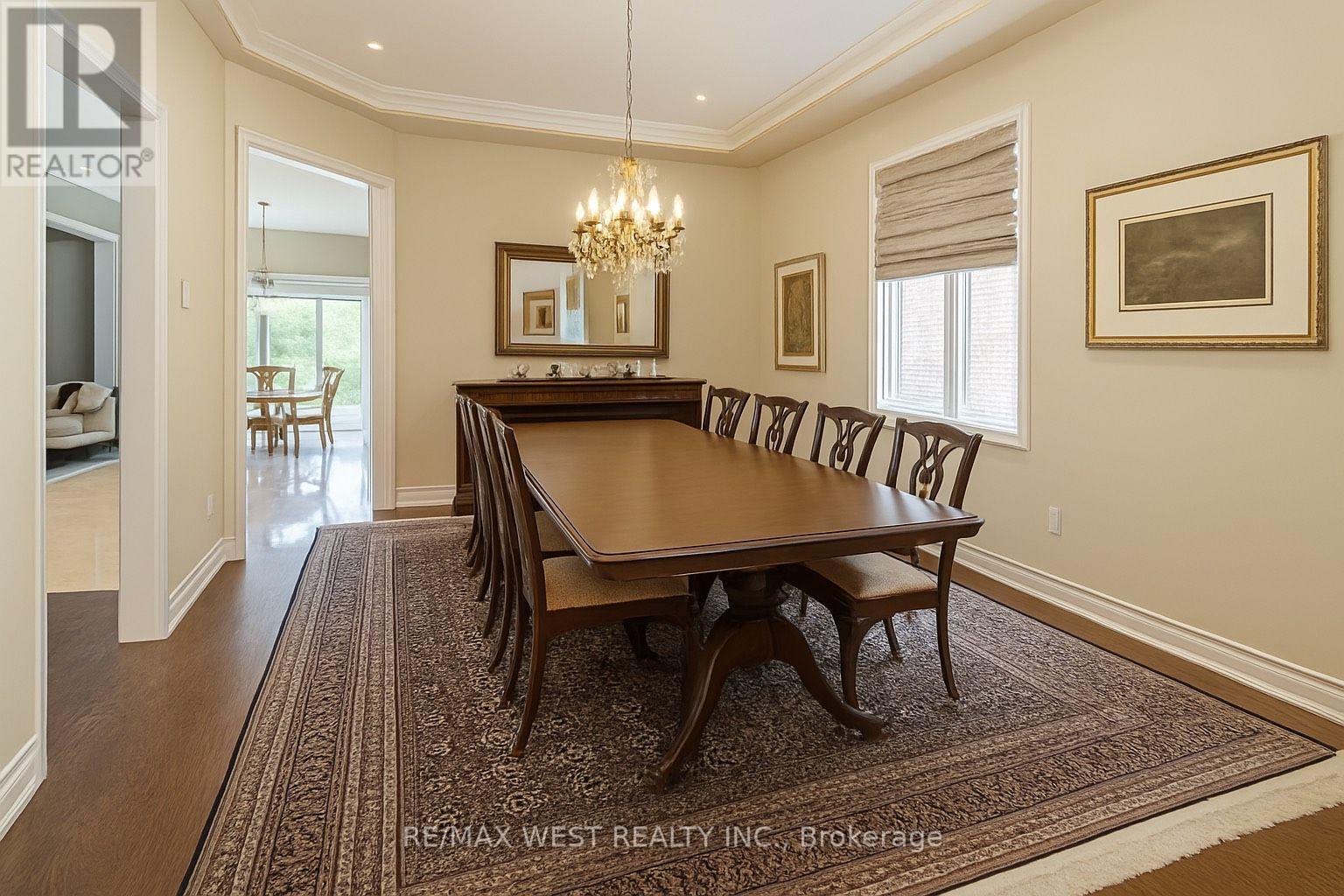 160 Townsgate Drive, Vaughan, Ontario  L4J 8J5 - Photo 3 - N12199508