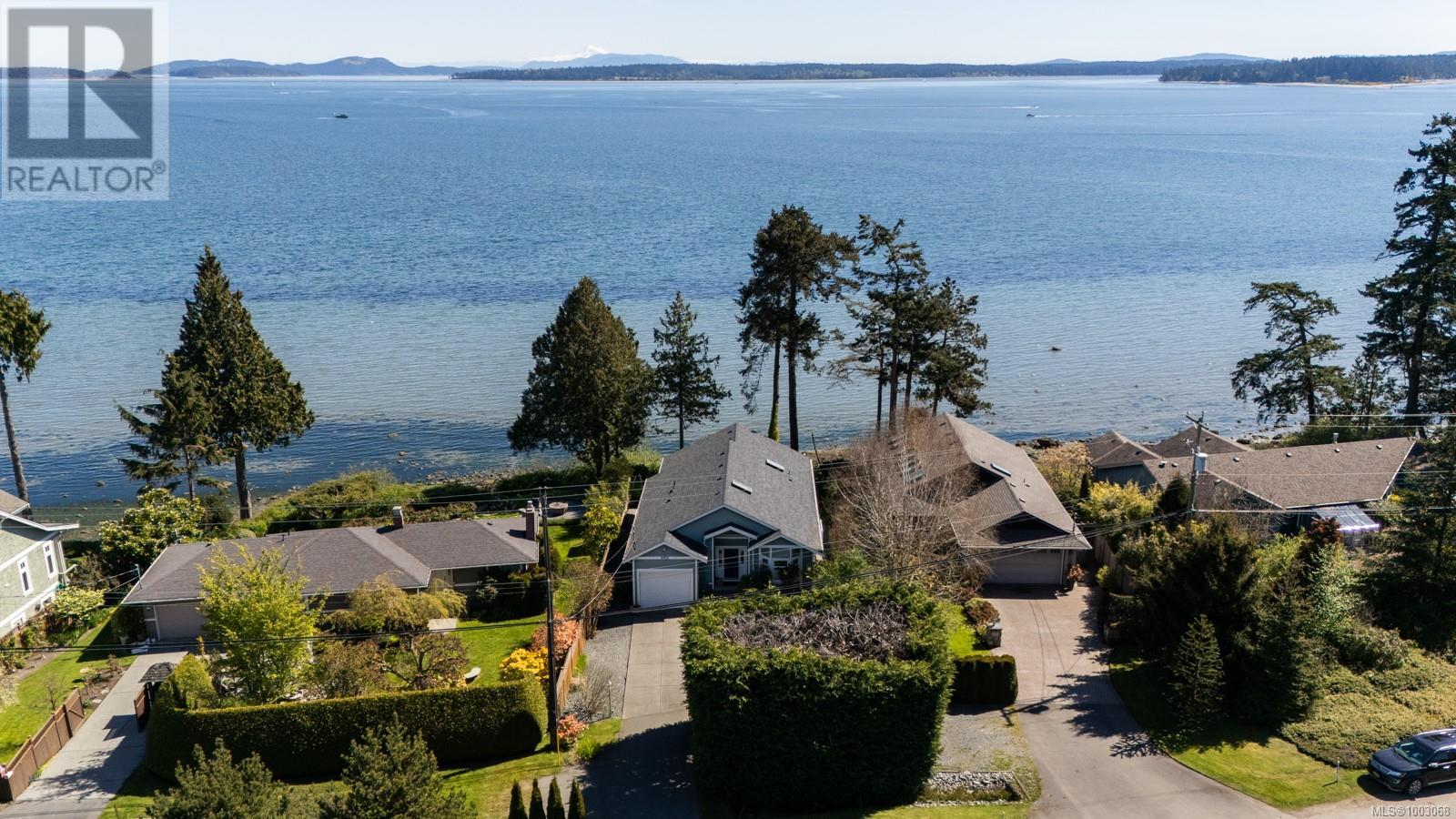 9055 Lochside Dr, North Saanich, British Columbia  V8L 1N1 - Photo 9 - 1003068