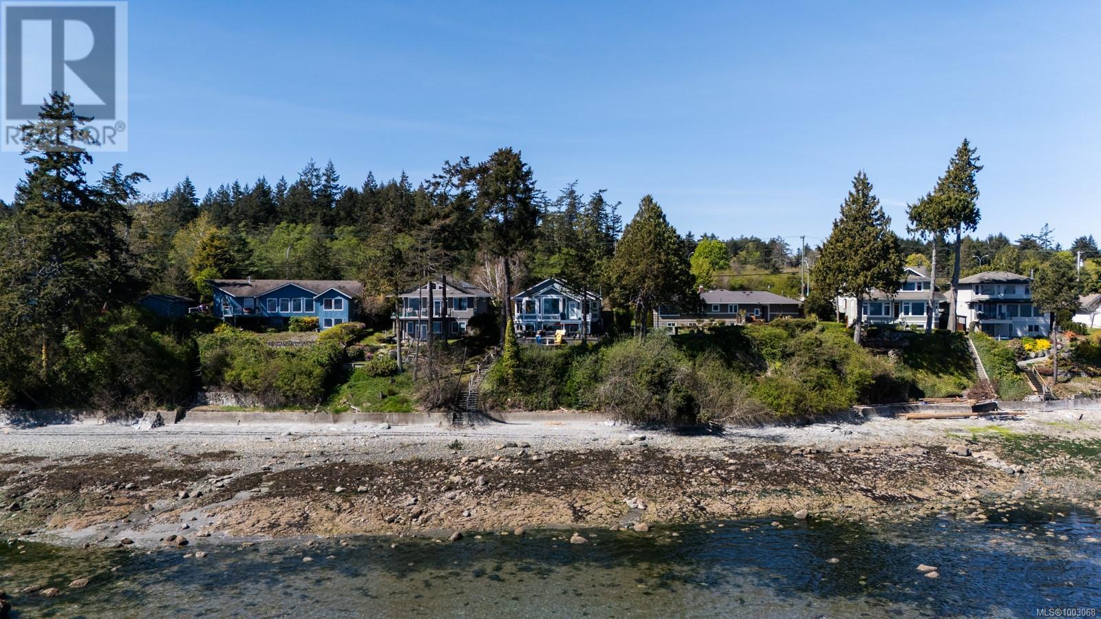 9055 Lochside Dr, North Saanich, British Columbia  V8L 1N1 - Photo 7 - 1003068