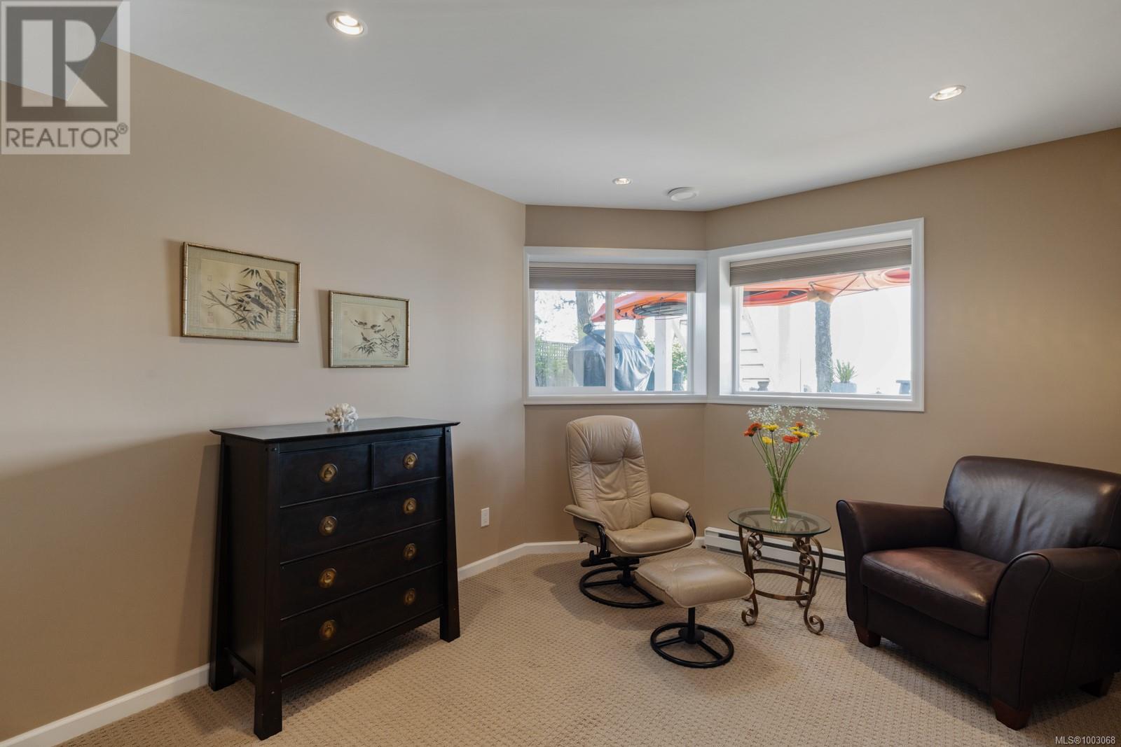 9055 Lochside Dr, North Saanich, British Columbia  V8L 1N1 - Photo 31 - 1003068