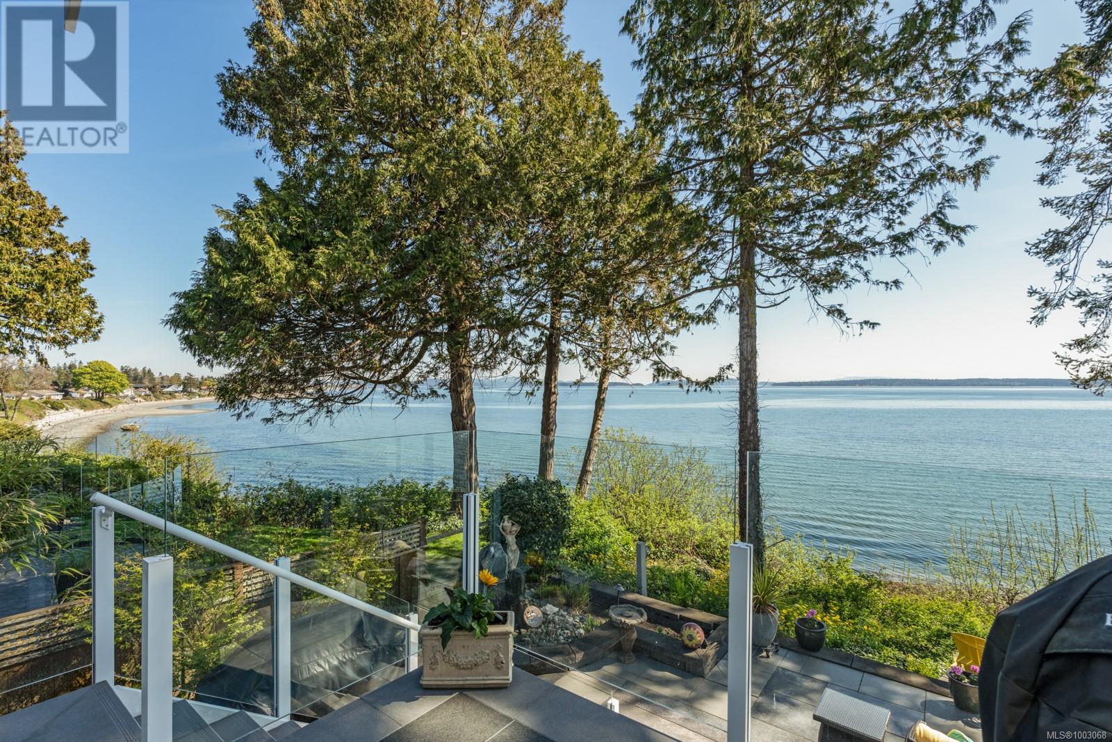 9055 Lochside Dr, North Saanich, British Columbia  V8L 1N1 - Photo 40 - 1003068