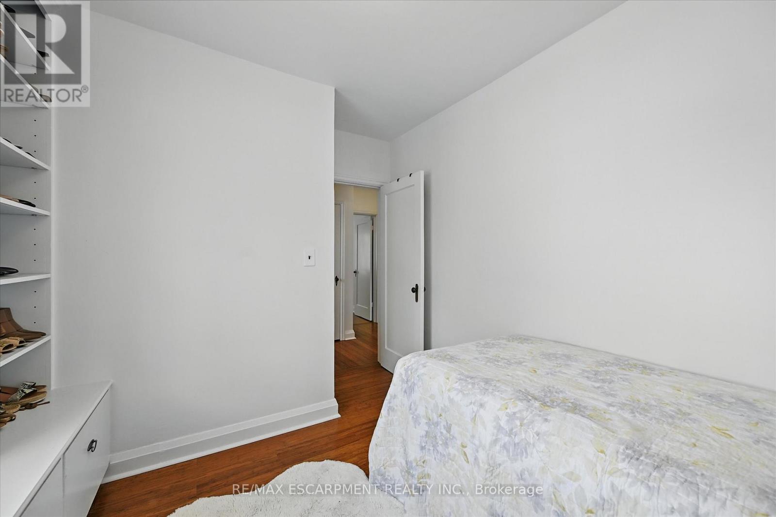 462 Woodland Avenue, Burlington, Ontario  L7R 2S1 - Photo 10 - W12198081
