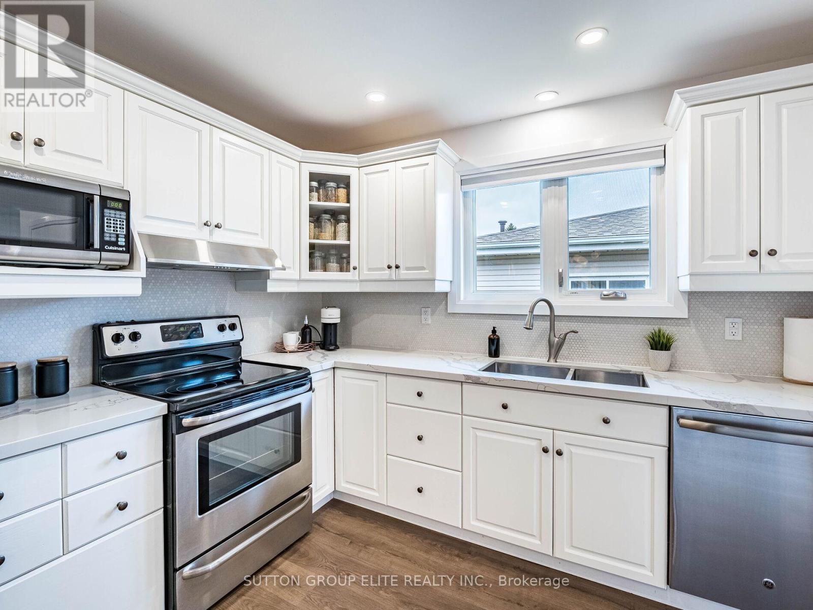 19 Joycelyn Crescent, Halton Hills, Ontario  L7G 2S5 - Photo 12 - W12130751