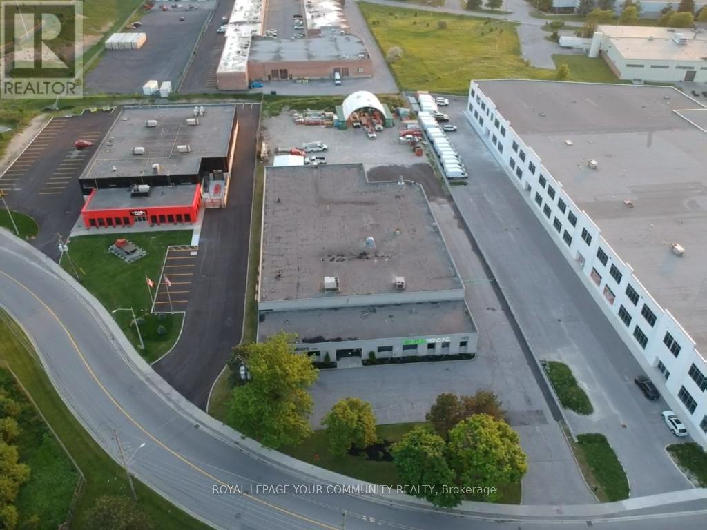 145 Engelhard Drive, Aurora (Aurora Grove), Ontario  L4G 3V1 - Photo 3 - N12216670