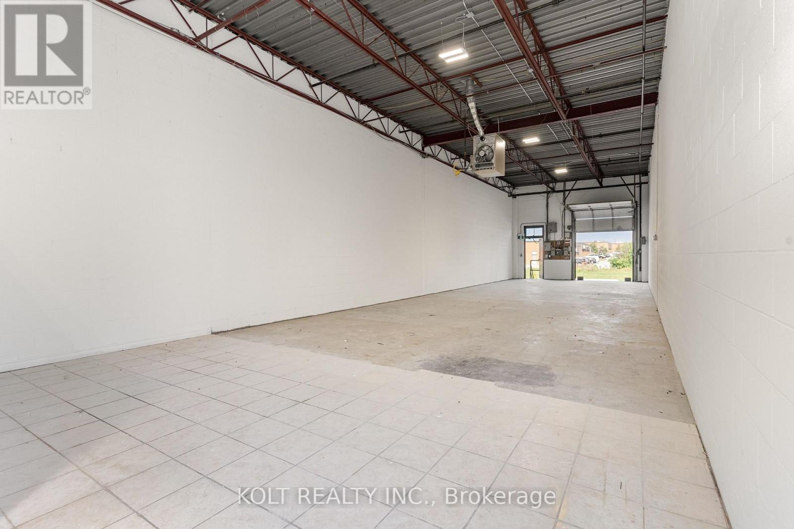 26 - 300 Esna Park Drive, Markham (Milliken Mills West), Ontario  L3R 1H3 - Photo 4 - N12216761