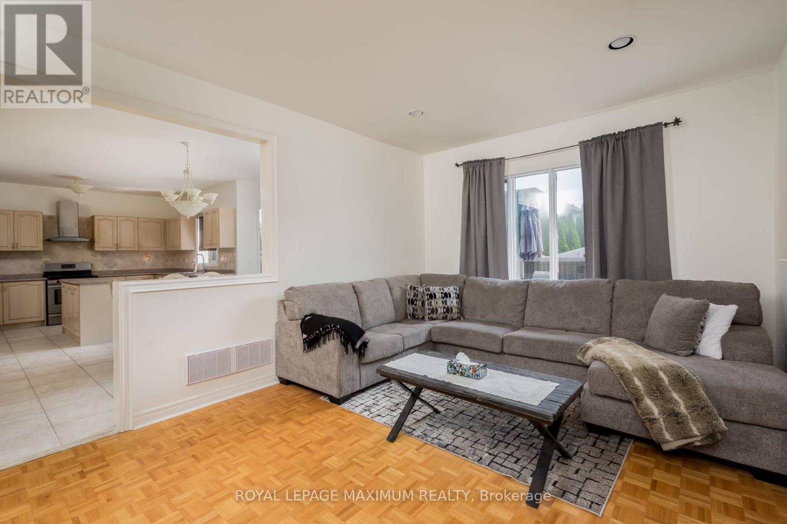 45 Windrose Court, Vaughan (East Woodbridge), Ontario  L4L 9G9 - Photo 13 - N12216865