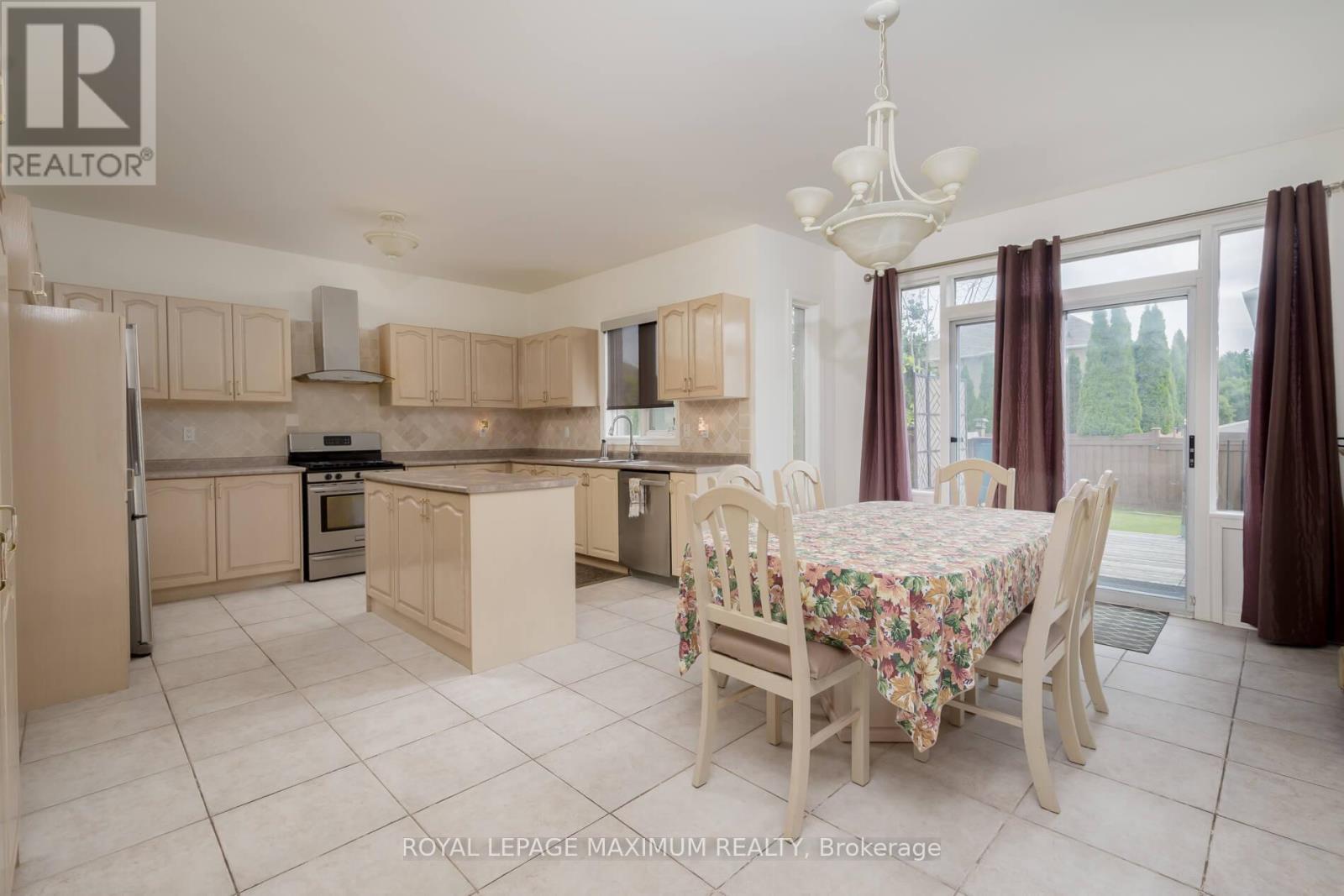 45 Windrose Court, Vaughan (East Woodbridge), Ontario  L4L 9G9 - Photo 14 - N12216865